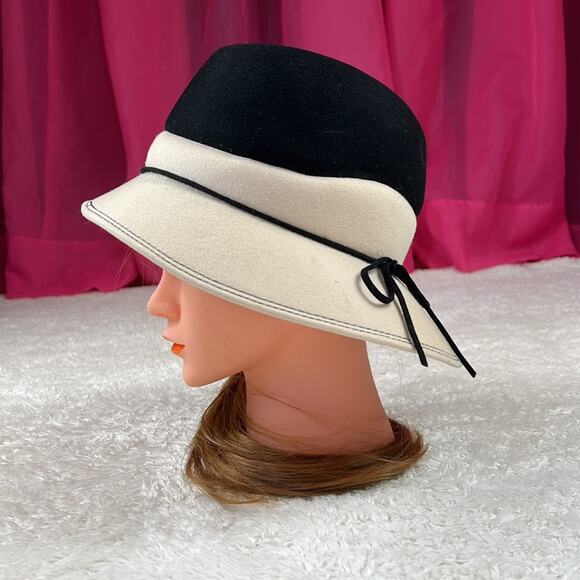 Vintage Junior Seasons Union Made cream and black doeskin wool felt hat, 22 1/2 - Picture 1 of 8